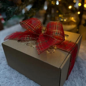 Ünnepi díszcsomagolás L