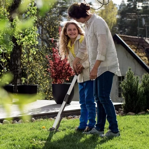 Kép 4/4 - Fiskars White Gyomkiszedő